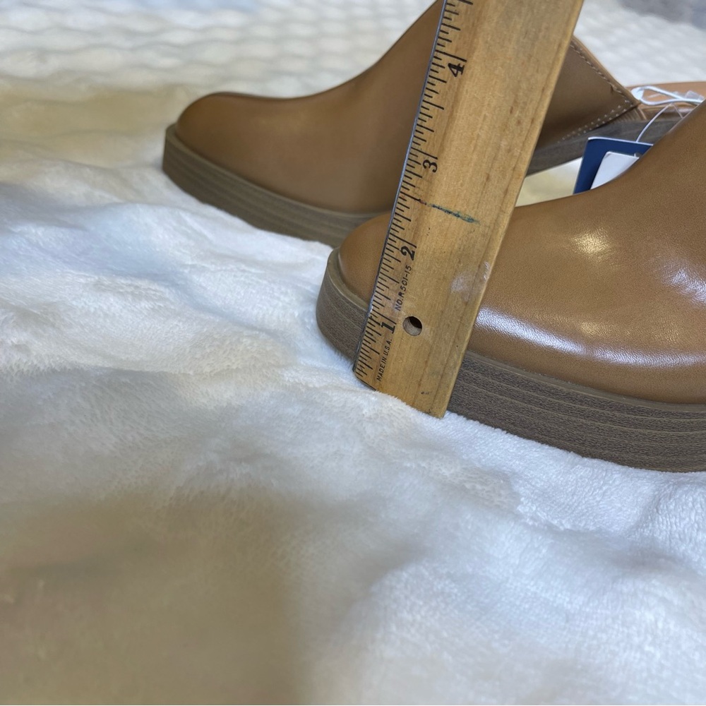 Universal Thread Tan Mules - Picture 11 of 16